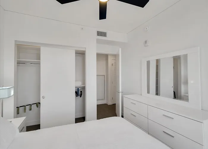 Global Luxury At Downtown *