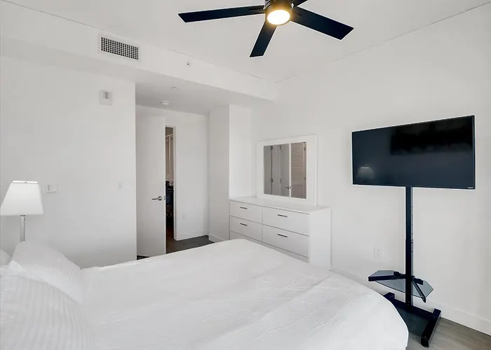Global Luxury At Downtown Apartment *