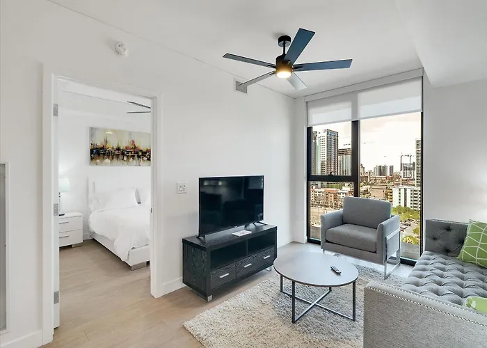 Global Luxury At Downtown Apartment *