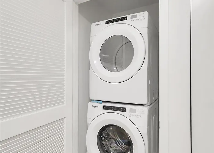 Global Luxury At Downtown Apartment *