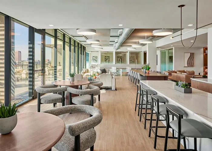 Global Luxury At Downtown Apartament