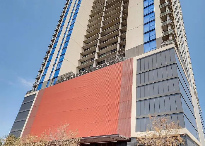 Global Luxury At Downtown