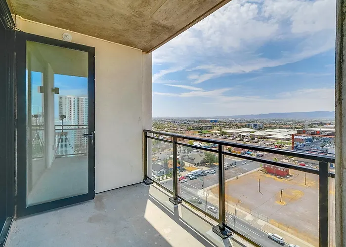 Global Luxury At Downtown Apartament